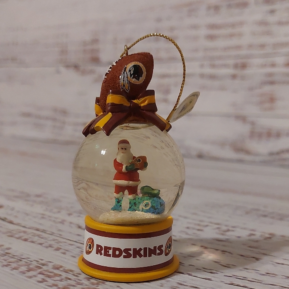 Washington Redskins NFL Santa Ornament - Danbury Mint